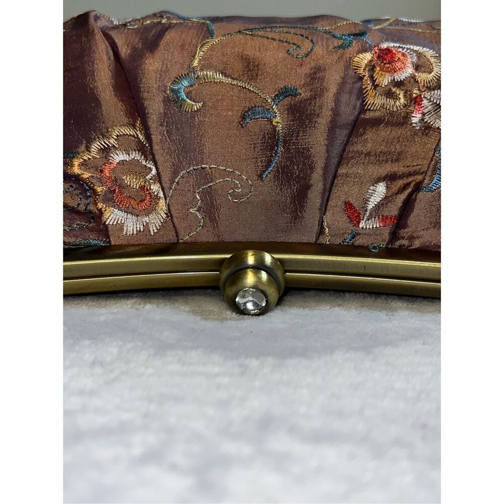 Women’s VTG Floral Clutch Brown with Embroidery - Picture 10 of 12